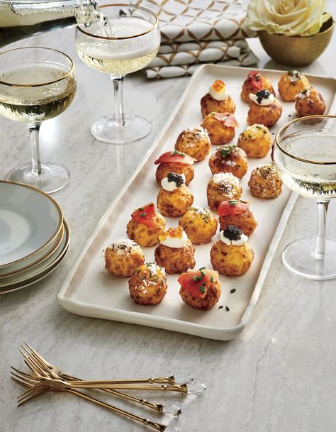 Potato Puffs with Toppings Sweet Potato Hummus, Potato Appetizers, Potato Puffs, Sweet Potato Biscuits, Mini Appetizers, Potato Skins, Thanksgiving Appetizers, Creamy Mashed Potatoes, Fries In The Oven