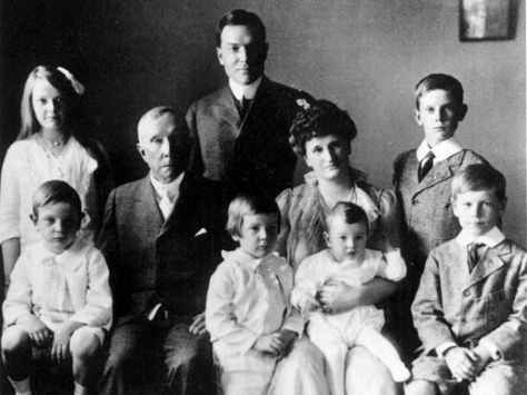 How to Live Like a Rockefeller: Have Several Children in Politics Rockefeller Family, John D Rockefeller, Mission Possible, George Hurrell, Youth Photos, Dance Contest, Standard Oil, Mommy Dearest, Old Hollywood Stars