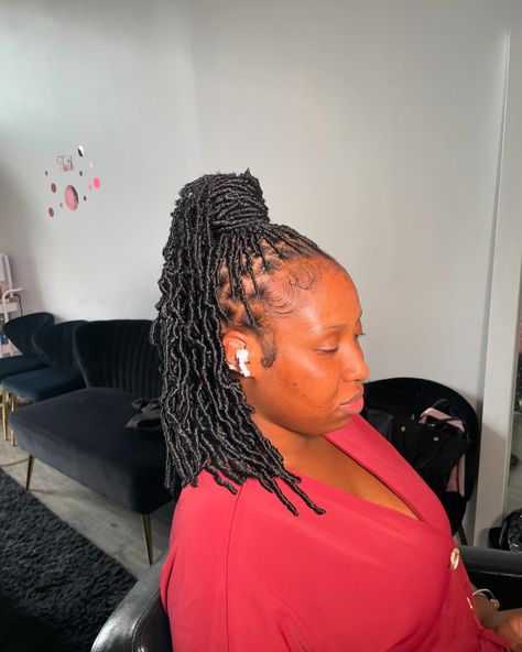 18” Soft locs styled 🩷 • Book under: Soft locs; 18” knotless soft locs with free parting ⁃ Located in Queens, NY📍 • • - • • • • #invisiblelocsnyc #nychairstylist #softlocsny #knotlessbraidsnyc #distressedlocsnyc #nitalocsny #butterflylocsny #fauxlocsny #locsbynayy #retwistnyc Knotless Soft Locs, Soft Locs, Queens Ny, Loc Styles, Fashion Books, Protective Hairstyles, Locs, Hair Inspiration, Hair Stylist