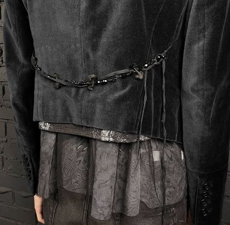 Jacket Details, Ann Demeulemeester, Men Fashion Casual Outfits, Black Edition, Back To Black, Fashion Details, Types Of Fashion Styles, Costume Design, Gothic Fashion