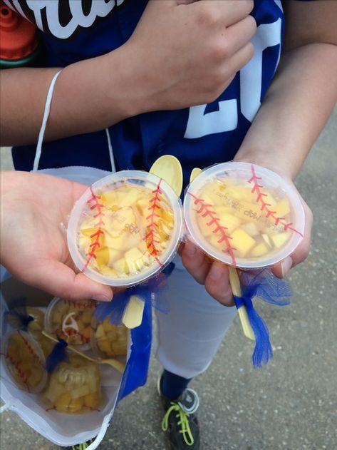 Cute Baseball Snacks, Cute Baseball Snacks For Team, State Softball Goodie Bags, T Ball Goodie Bag Ideas, Tee Ball Goodie Bags, Softball Themed Snacks, Team Mom Tball Ideas, Snacks For Baseball Team, Softball Team Mom Ideas