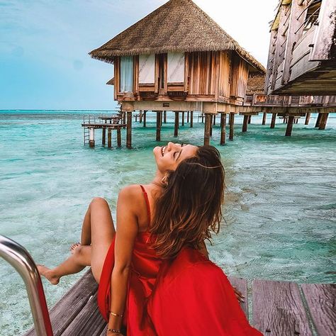 Photoshoot In Maldives, Maldives Beach Photography, Couple Poses Maldives, Maldives Couple Pictures, Maldives Inspo Pics, Couple Maldives Photo, Maldives Outfit Ideas Couple, Maldives Photoshoot Ideas, Maldives Photography Ideas Couple