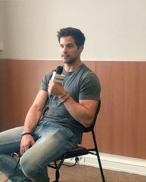 Tall Actors, Brant Daugherty, Minimalist Fashion Men, Aesthetic Outfits Men, Classy Outfits Men, Mens Casual Outfits Summer, Men Haircut Styles, Most Handsome Men, Men Fashion Casual Outfits