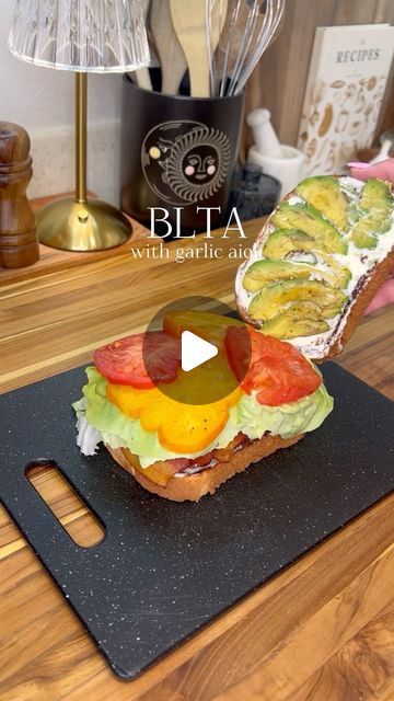 Sierra Georgitsis | Ultimate spring/summer lunch💛🥑🥓 Ingredients👇  2 slices thick bread 2 tbsp butter  6 pieces bacon  4 pieces butter lettuce  4 slices large... | Instagram Meal Hacks Dinners, Blta Sandwiches, Blt Sandwhich, Best Blt Sandwich, Bacon Aioli, Blt Sandwich Recipes, Blt Recipes, Avocado Blt, Butter Lettuce