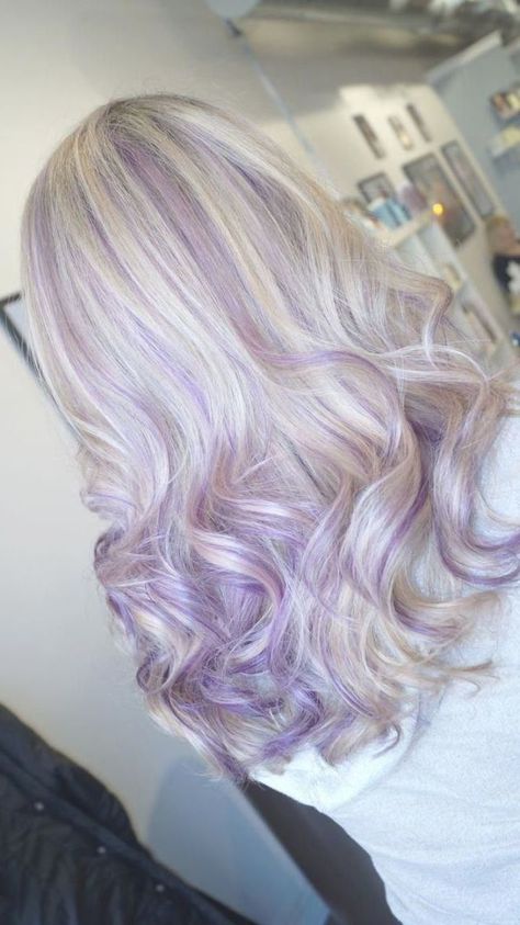 Hair Highlights 200 Picture Ideas Colorespastelparaelcabello intended for ucwords] Lavender Blonde, Purple Highlights Blonde Hair, Purple Blonde Hair, Lavender Highlights, Purple Hair Highlights, Beige Blond, Purple Highlights, Lilac Hair, Lavender Hair