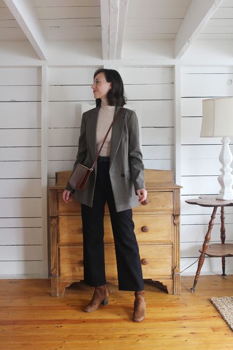 Winter Office Outfits Women, Casual Fashion Outfits, Therapist Outfit, Fashion Outfits Spring, Winter Office Outfit, Fashion Outfits Winter, Smart Casual Work Outfit Women, Conference Outfit, Winter Workwear