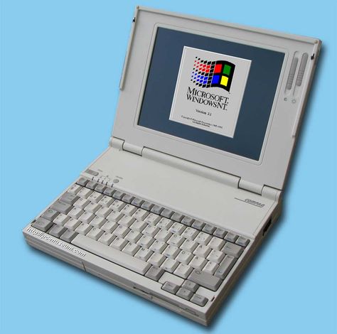 90s Laptop, Beautiful Technology, Old Laptop, Creepy Cute Fashion, Computer Love, Laptop Gadgets, Laptop Design, Retro Tech, Old Technology