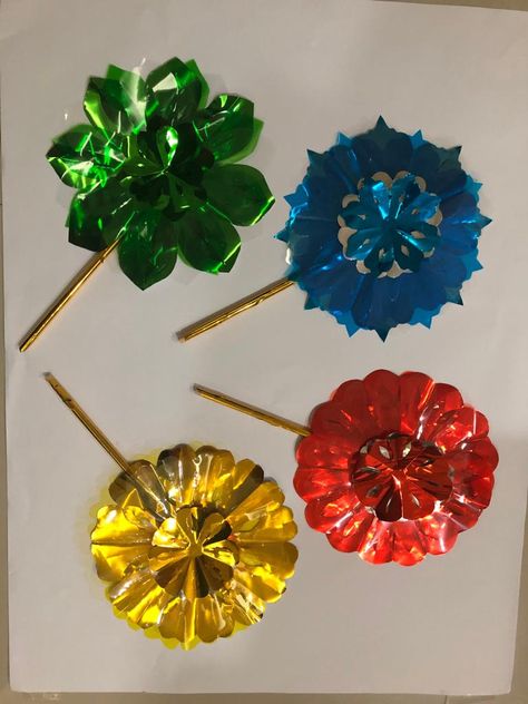 Color flowers with clear and color cellophane, kids crafts, school work Cellophane Flowers, Cellophane Art, School Age, Beetles, Paper Doll, Flowers Diy, Diy Flowers, Repurpose, Kids Crafts