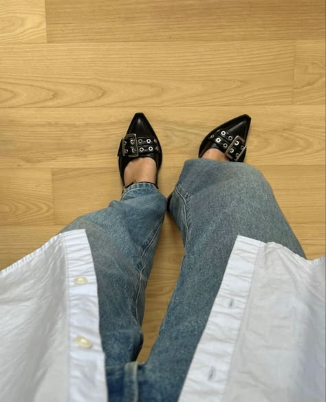 GANNI shoes the essencial in september Ganni Sandals Outfit, Ganni Buckle Flats, Ganni Ballet Flats, Ganni Buckle Flats Outfit, Ganni Shoes Outfit, Ganni Flats Outfit, Rectangle Outfits, Ganni Flats, Black Flats Outfit