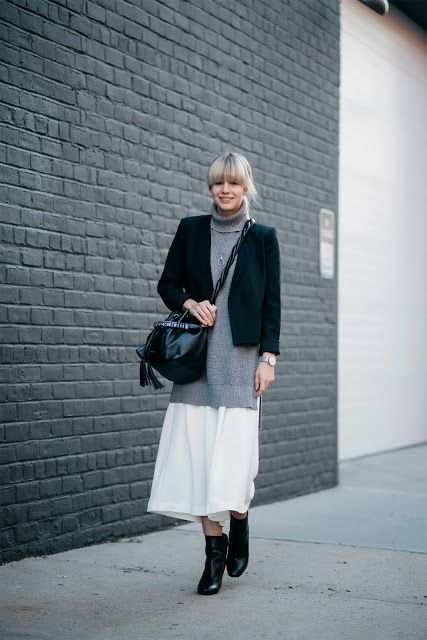 AN INSPIRATION FOR TODAY Tunic Outfit, Monochrome Style, Turtleneck Tunic, Instagram Style, Michael Stars, Street Style Chic, White Skirt, Knit Tunic, Style Crush