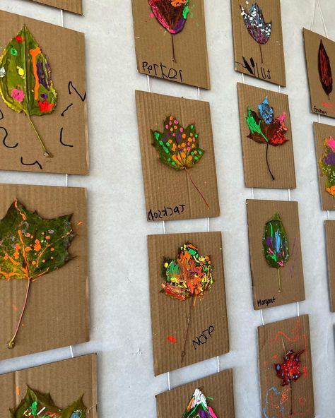 Leaf Art 🌿 Why draw on leaf? Let me list the reasons…. •Sensory - It feels different! •Prompts scientific discussion •Brings the… | Instagram Lito Leaf Art, Leaf Collage Preschool, The Leaf Thief Activities, Leaf Man Activities, Morning Centers, Reggio Emilia Classroom, Nature Based Learning, Leaf Printing, Bug Activities