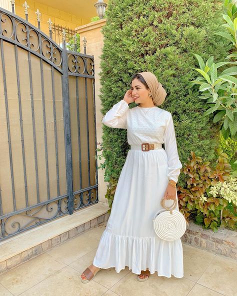 Jewish Modest Outfits, Jewish Outfit Fashion, Jewish Outfit, Modest Fashion Jewish, Christian Fashion Modesty, Jewish Woman Clothing, Modest Dress Outfits, Jewish Fashion, Jewish Women Fashion