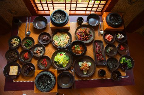 traditional korean table setting Korean Breakfast, Authentic Korean Food, German Breakfast, South Korea Seoul, K Food, Korean Dishes, Bulgogi, Jw Marriott, Seoul South Korea