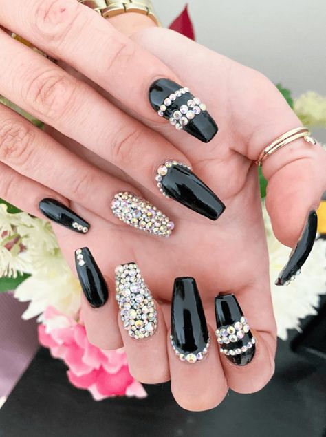 Black Nail Art With Stones, Black Bling Nail Designs, Nail Stone Art, Stone Art Nails, Stone Nails Designs, Nails Stones Design, Nail Designs With Stones, Nail Art Designs With Stones, Nail Art With Stones