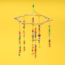 Pony Bead Wind Chime Popsicle Stick Wind Chime, Picnic Crafts, Summer Craft Ideas, Crafts Upcycling, Cultural Crafts, Snowflake Craft, Kids Camp, Christmas Bookmarks, Summer Craft