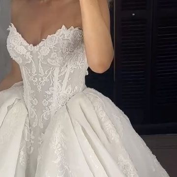 ＫＥＮＤＡＬＬ G R A Y on Instagram: "@leahdagloria’s Anastasia 💌🩰♥️🦢" Versailles Castle, Wedding Dresses Vintage Princess, Classy Wedding Dress, Perfect Bride, Dream Wedding Ideas Dresses, Gorgeous Wedding Dress, Fedex Express, Wedding Dress Inspiration, Ball Gown Wedding Dress