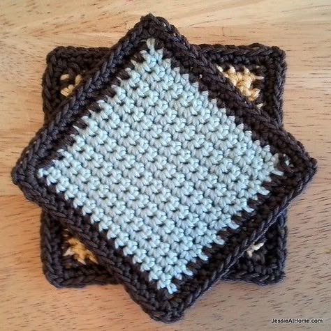 Homemade Potholders, Crocheted Coasters, Crochet Coasters Free Pattern, Coaster Pattern, Mug Rug Patterns, Crochet Table Runner Pattern, Cozy Crochet Patterns, Crochet Geek, Crochet Coaster Pattern