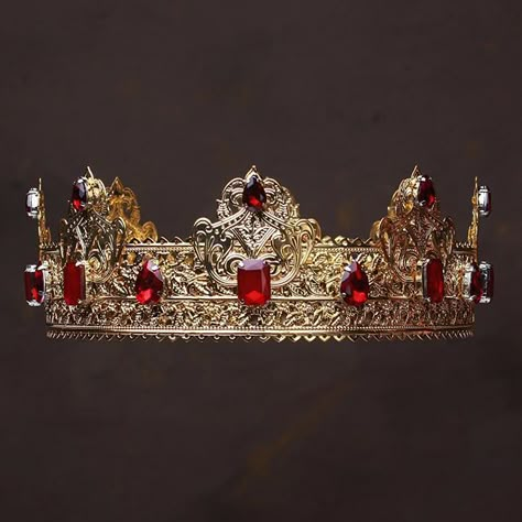 Evil Queen Gold Crown, Fantasy Crowns King, Midevil Crowns Queen, Royal King And Queen Aesthetic, Medieval Crown Queens, Medieval Crown King, Mens Crowns, King Crown Aesthetic, Technoblade Crown