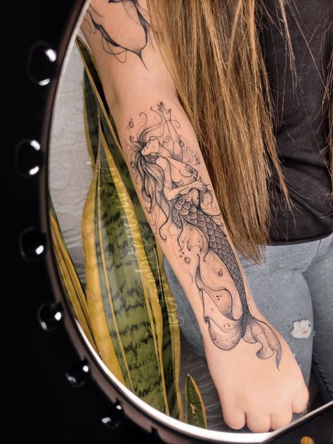 Mermaid And Shell Tattoo, Shoulder Mermaid Tattoo, Mermaid Arm Tattoo Sleeve, Mermaid Bicep Tattoo, Mermaid Tattoo On Thigh, Mermaid Portrait Tattoo, Ocean Arm Tattoos For Women, Boho Mermaid Tattoo, Mermaid Tattoo Ideas For Women Forearm