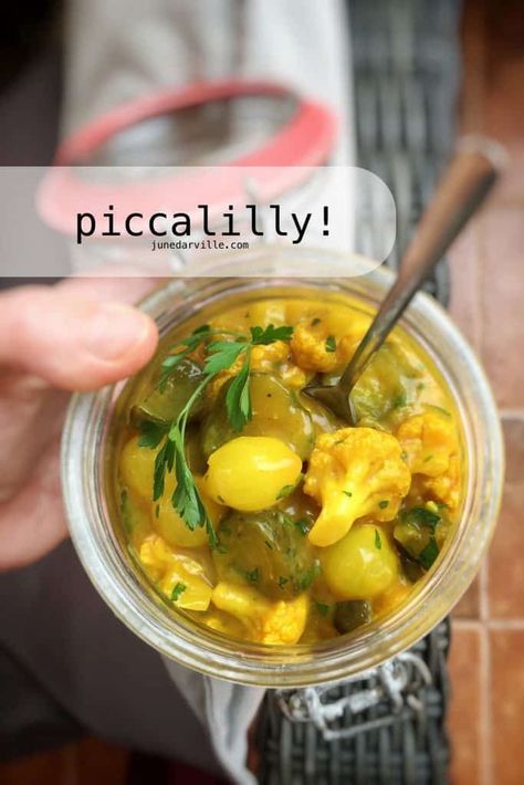 Easy Pickles, Piccalilli Recipes, Yummy Food Ideas, Thanksgiving Family Dinner, Easy Pickle, British Foods, How To Make Pickles, Good Recipes, Relish Recipes