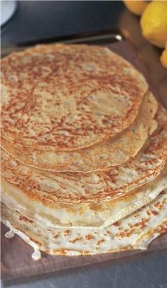 My favourite pancake recipe from Nigella:    INGREDIENTS  30g unsalted butter, melted, plus more for frying  150g plain flour  325ml milk  1 egg Best Crepe Recipe, Nigella Lawson Recipes, Crepe Recipes, Pancake Day, Nigella Lawson, Pancakes And Waffles, Pancake Recipe, Nutella, Breakfast Brunch