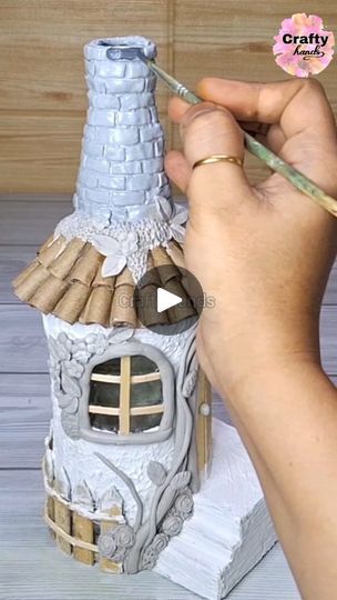 Idea For Home, Fairy House Crafts, Clay Fairy House, Bottle House, Fairy House Diy, Fairy Garden Crafts, Diy Glass Bottle Crafts, Wine Bottle Diy Crafts, Glass Bottles Decoration