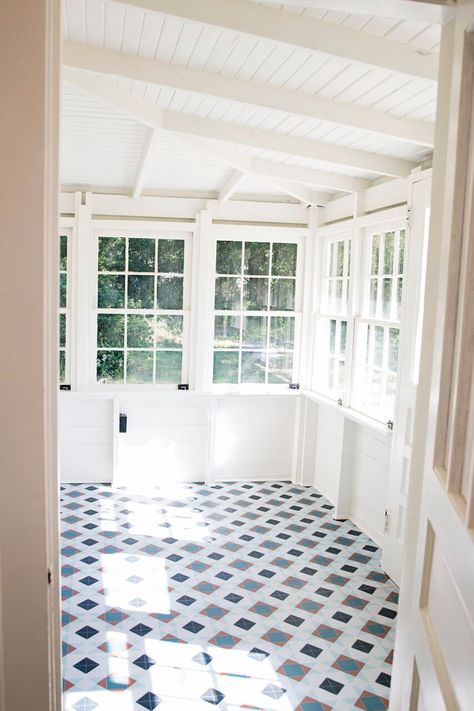 Sunroom Floor, White Sunroom, Lifestyle Block, Small Sunroom, Sunroom Ideas, Sunroom Designs, Room Tiles, Room Update, Types Of Rooms