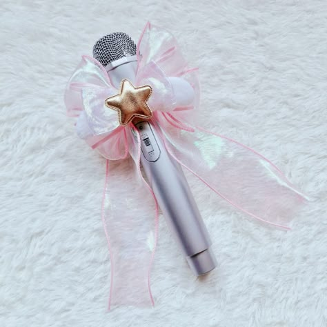 Pink Microphone Aesthetic, Cute Microphone, Microphone Craft, Microphone Aesthetic, Concert Accessories, Desk Stuff, Pat Pat, Props Design, Needy Streamer Overload