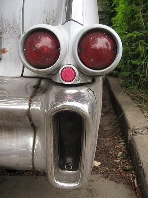 The World's Most Surprised Tail Light Things With Faces, Le Cri, Commercial Ads, Rear End, Strange Places, 웃긴 사진, Old Car, Hrithik Roshan, Salman Khan