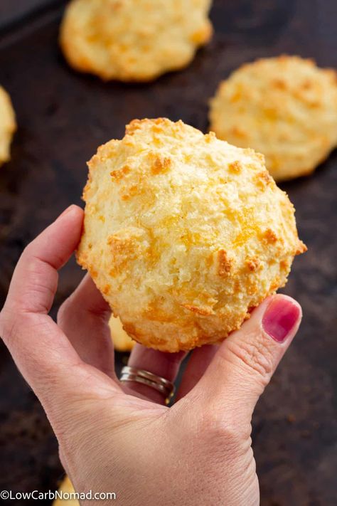 Lumen Recipes, Keto Cheddar Biscuits, Cheddar Biscuits Recipe, Low Sugar Diet Recipes, Gi Diet, Cheese Biscuit, Healthy Low Fat Recipes, Carb Dishes, Dinner Recipes Healthy Low Carb