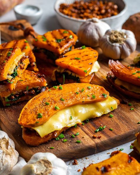 This Sweet Potato Grilled Cheese Is A Game Changer - And It's Vegan Potato Grilled Cheese, Sweet Potato Sandwich, Vegan Grilled Cheese, Sweet Potato Benefits, Potato Sandwich, Grilled Cheese Recipe, Sweet Potato Slices, Vegan Grilling, Sweet Potato Spinach