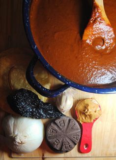 Easy Mole Sauce, Mole Recipe Mexican, Mexican Mole, Mole Recipe, Hispanic Recipes, Authentic Mexican Recipes, Chicken Mole, Mexican Sauce, Hispanic Kitchen