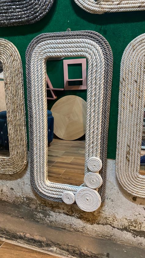 Mirror Upgrade, Mirror Handmade, Cords Crafts, Crochet Table Mat, Diy Boho Decor, Diy Glass Bottle Crafts, Jute Crafts, Mirror On The Wall, Deco Boheme