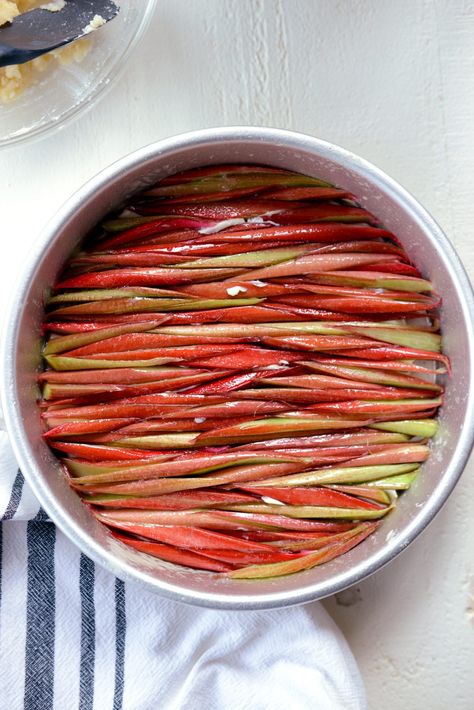 Rhubarb Upside Down Cake, Rhubarb Desserts, Rhubarb Cake, Rhubarb Recipes, Streusel Topping, Upside Down Cake, Cake Batter, Fruit Recipes, Rhubarb