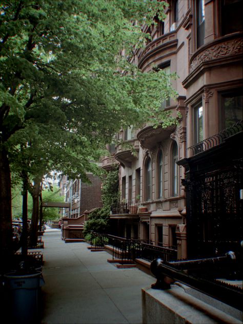 Upper West Side Aesthetic, Nyc Core, Upper West Side New York, Knight Oc, West Side New York, Upper West Side Nyc, New York Townhouse, Sutton Place, Ideal Life