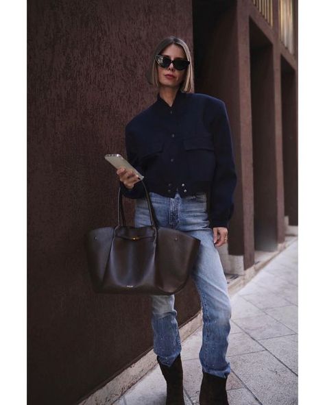 Khaite Dallas Ankle Boot Outfit, Khaite Bag Street Style, Khaite Dallas Boot Outfit, Cowboy Booties Outfit, Khaite Boots, Aw23 Fashion, Ny Jacket, Boots Outfit Ankle, Zara Bag