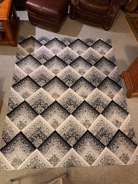 "Debra Howard - Quilt Projects | Finally finished top for Illusion Bandana Quilt, Optical Illusion Quilts, Log Cabin Quilt Pattern, Black And White Quilts, Quilt Pattern Download, Quilted Table Runners Patterns, Scrap Quilt Patterns, Jellyroll Quilts, Quilt Projects