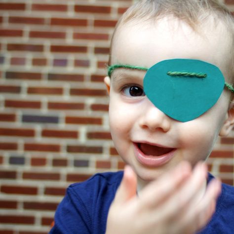 Diy Eyepatch, Reading Week Ideas, Camp Kindergarten, Pirate Play, Pirate Unit, Diy Pirate, Pirate Costume Diy, Pirate Themed Birthday Party, Pirate Eye