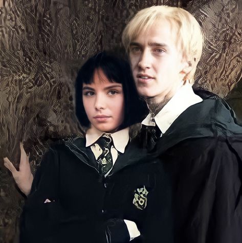 Slytherin Energy, Pansy Harry Potter, Slytherin Collage, Harry Potter Pansy Parkinson, Hp Shifting, Tom Felton Harry Potter, Hogwarts Life, Pansy Parkinson, School Of Witchcraft