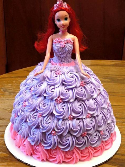 Barbie Barbie Cake Designs, Barbie Dress Cake, Doll Cake Designs, Princess Doll Cake, Disney Princess Birthday Cakes, Barbie Doll Birthday Cake, Doll Birthday Cake, Barbie Birthday Cake, Barbie Doll Cakes