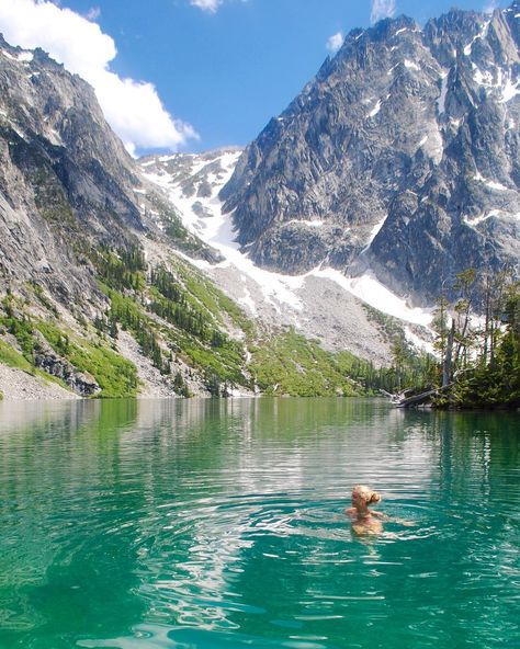 Liana Haugaard 🦋 on Instagram: “I’ve been looking forward to this summer since the moment last summer ended 😋” Camping Inspo, Colchuck Lake, Washington Hiking, Modeling Poses, Washington Hikes, Lake Washington, Camp Vibes, Hiking Guide, Washington Usa