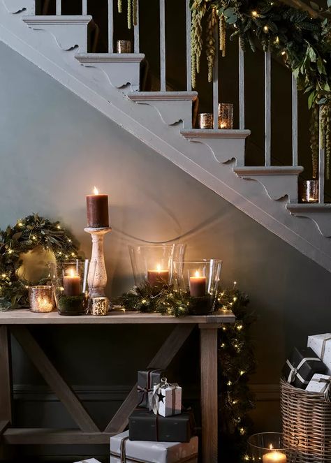 Festive ways to decorate banisters | Neptune Christmas Hallway, Navidad Natural, Christmas Stairs, British Christmas, Christmas Styling, Christmas At Home, Cosy Christmas, Christmas Interiors, Festive Wreath