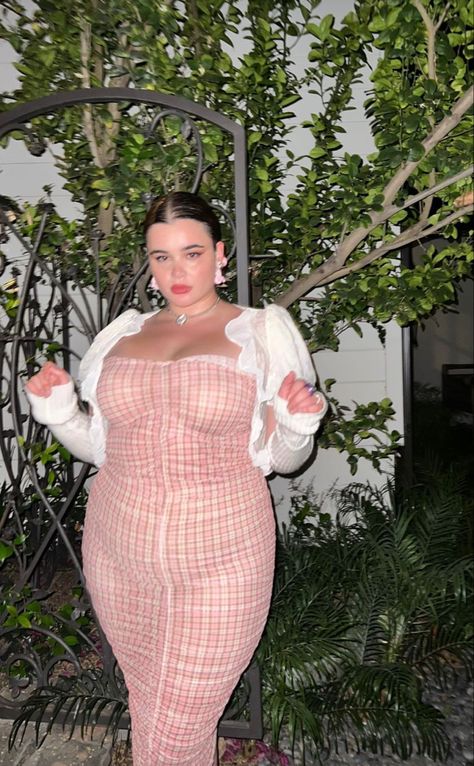 Barbie Ferreira Style, Barbie Fereirra, Girly Outfits Plus Size, Barbie Ferreira Aesthetic, Barbie Ferreira Outfit, Funny Barbie, Get In The Car, Barbie Ferreira, Midsize Outfits