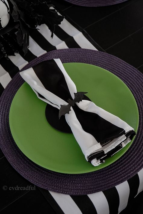 Beetlejuice Dining Room, Beetlejuice Birthday Party Decorations, Beetlejuice Wedding Theme, Beetlejuice Party Decorations, Beetlejuice Kitchen, Beetlejuice Baby Shower Ideas, Bettle Juice Aesthetic, Beetlejuice Dinner Party, Beetlejuice Dinner