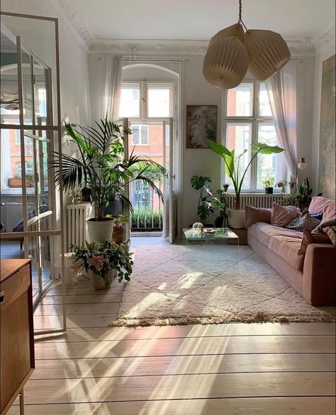 @interioryesplz • Instagram photos and videos Minimalist Home Interior, Room Ideas Aesthetic, Green Furniture, Dream Living, Living Styles, Dream Apartment, Nyc Apartment, Dream House Interior, Apartment Inspiration