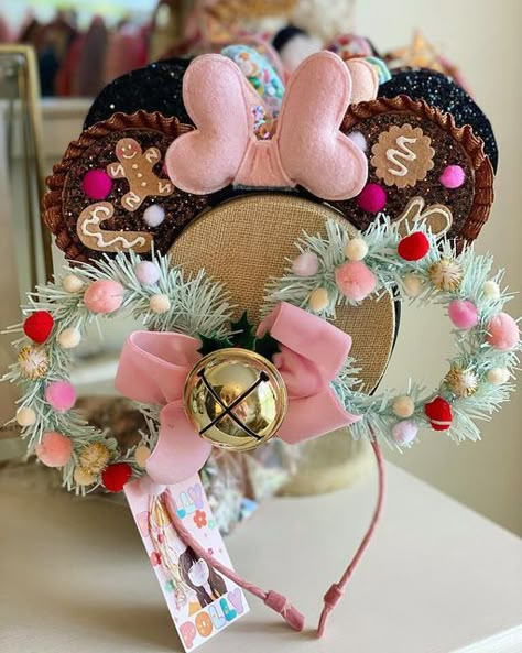 Mickey Ears Christmas Tree, Frozen Mickey Ears, Mickey Mouse Ears Christmas, Disney Gingerbread Ears, Christmas Disney Ears, Christmas Disney Outfits, Holiday Minnie Ears, Christmas Mickey Ears, Rolly Polly