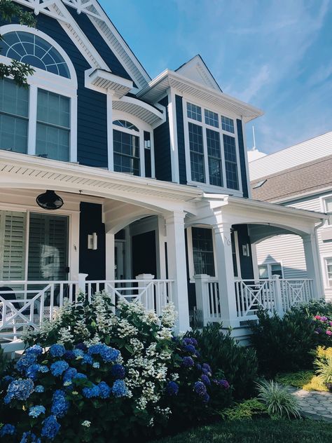 Coastal Granddaughter House Exterior, Aesthetic House Exterior Beach, Coastal Grandmother Aesthetic House Exterior, Beachy Suburban House, Beach House Aesthetic, Preppy House, Suburban House, Cape House, Dream Beach Houses