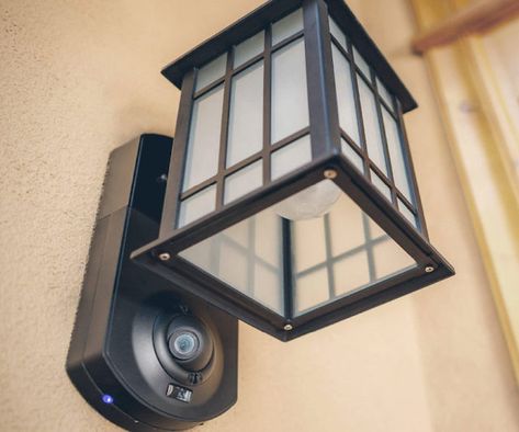 Smart Outdoor Security Light Smart Home Ideas, Home Security Tips, Video Security, Diy Home Security, Wireless Home Security Systems, Best Home Security, Wireless Home Security, Home Alarm, Smart Home Security