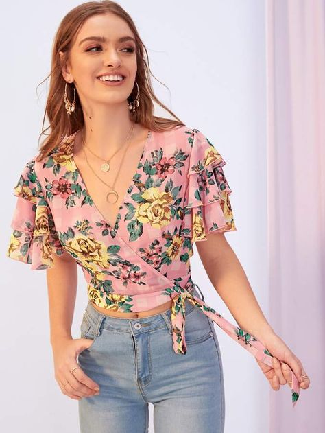 Ditsy Floral Dress, Fashion Tops Blouse, Crop Top Outfits, Floral Crop Tops, Chiffon Fabric, Floral Top, Fashion Tops, Cute Tops, Blouse Designs