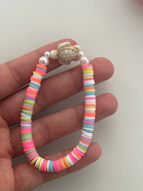 Bead Turtle, Rainbow Turtle, Bracelets Preppy, Make Clay Beads, Clay Bead Bracelets, Bracelet Business, Colorful Bead Bracelets, Clay Bead Necklace, Preppy Bracelets